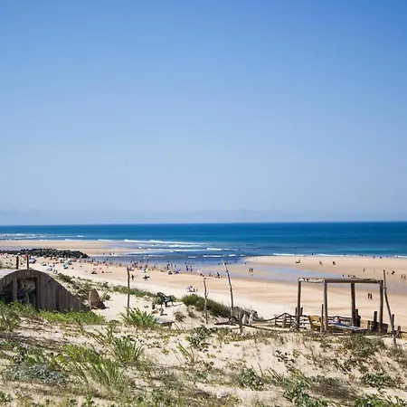 Atlantic Surf Hostel *