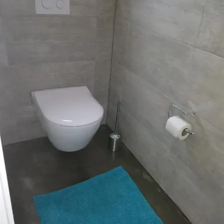 Atlantic Surf Hostel *